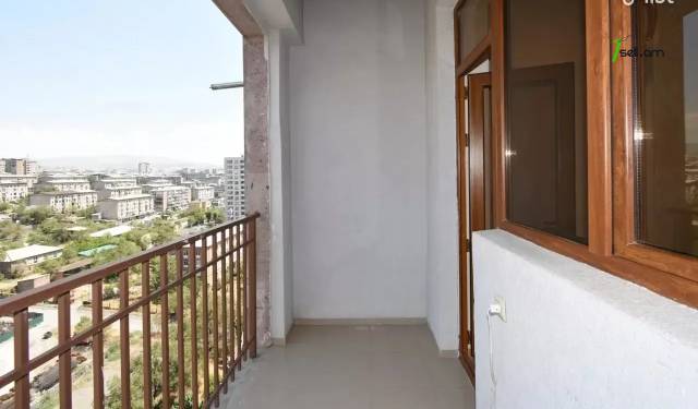 3 սենյականոց բնակարան նորակառույց շենքում Պարույր Սևակի փողոցում, 88 ք.մ., 2 սանհանգույց