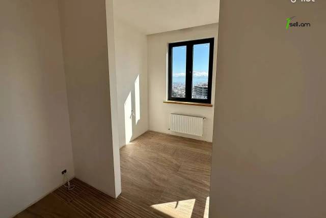 4 սենյականոց բնակարան նորակառույց շենքում Գրիբոյեդով փողոցում, 121 քմ, 14/16 հարկ, 2 սանհանգույց