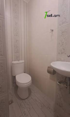 3 սենյականոց բնակարան նորակառույց շենքում Ամիրյան փողոցում, 80 ք.մ., 4/10 հարկ, 2 սանհանգույց