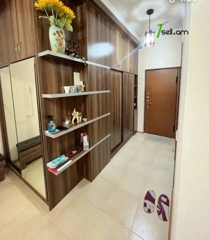 3 սենյականոց բնակարան նորակառույց շենքում Ծարավ աղբյուրի փողոցում, 101 ք.մ., 9/16 հարկ