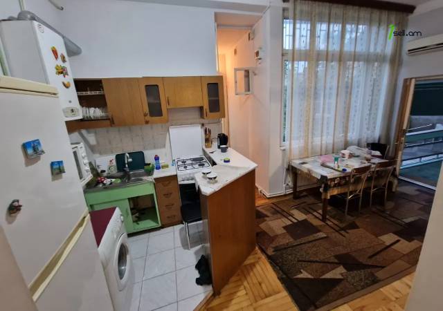 Մեկ հարկանի քարե տուն Լեռ Կամսարի փողոցում Արաբկիրում, 120 ք.մ., կոսմետիկ վերանորոգում