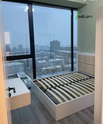 3 սենյականոց բնակարան նորակառույց շենքում Արամ Խաչատրյան փողոցում, 84 ք.մ., բարձր առաստաղներ