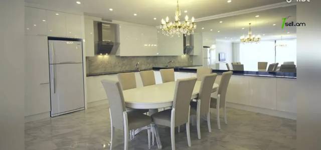 Ընդարձակ 4 սենյականոց բնակարան նորակառույց շենքում Վարդանանց փողոցում, 206 քմ, 20/23 հարկ