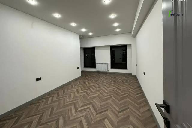 4 սենյականոց բնակարան նորակառույց շենքում, Ներսիսյան փողոցի փակուղի, 200 քմ, նախավերջին հարկ