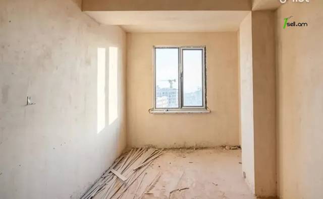 4 սենյականոց բնակարան նորակառույց շենքում Ադոնցի փողոցում, 95 քմ, 2 սանհանգույց, բարձր առաստաղներ