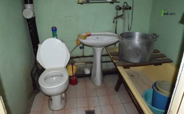 3 սենյականոց բնակարան Միխայիլ Սալտիկով-Շեդրինի փողոցում, 86 ք.մ., քարե շենք