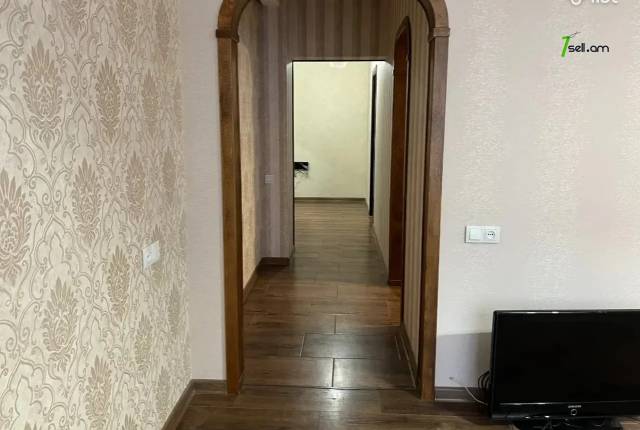 2 սենյականոց բնակարան նորակառույց շենքում Ադոնցի փողոցում, 78 ք.մ., բարձր առաստաղներ, 5/16 հարկ