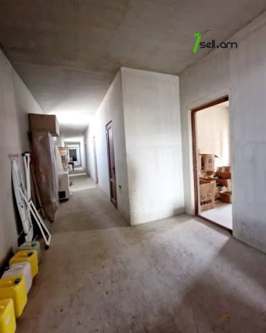 Բազմաֆունկցիոնալ գույք Դավիթ Բեկի փողոցում Էրեբունիում, 1800 ք.մ.