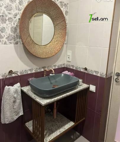 4 սենյականոց բնակարան նորակառույց շենքում Ադոնցի փողոցում, 120 ք.մ., 2 սանհանգույց, բարձր առաստաղներ