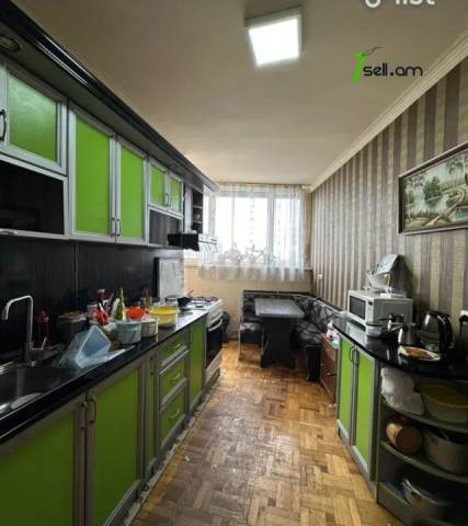 4 սենյականոց բնակարան, Նորաշեն թաղամաս, 98 քմ, 4/16 հարկ, եվրովերանորոգված