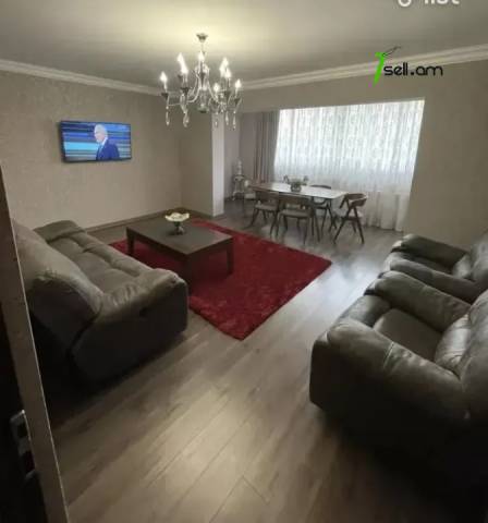 3 սենյականոց բնակարան, Նազարբեկյան թաղամաս, 100 ք.մ., նախավերջին հարկ, մի քանի պատշգամբ