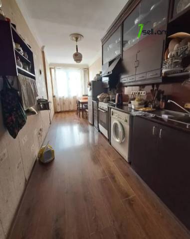 2 սենյականոց բնակարան Վարդանանց փողոցում, 70 ք.մ., 2 սանհանգույց, 3/9 հարկ, մասնակի վերանորոգում