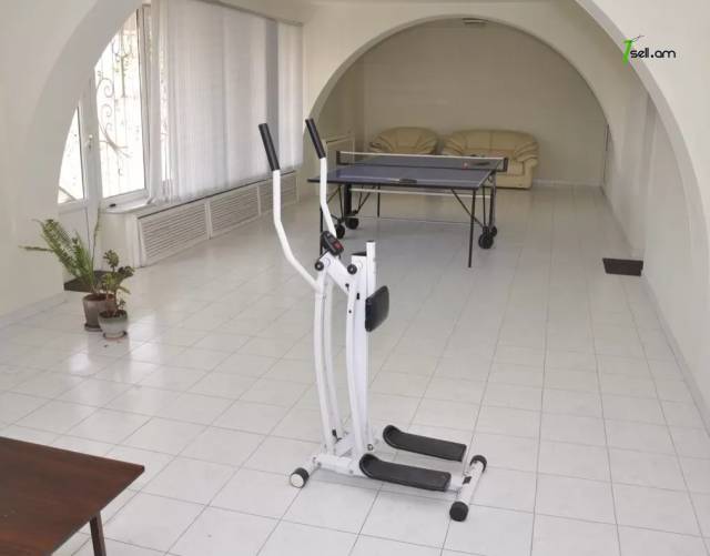 Երեք հարկանի քարե տուն Քեռու փողոցում Արաբկիրում, 610 ք.մ., 3+ սանհանգույց, կապիտալ վերանորոգված