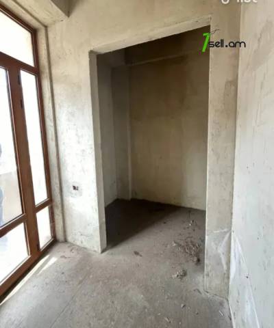 5 սենյականոց բնակարան նորակառույց շենքում Աբովյան փողոցում, 225 քմ, 6/14 հարկ, 3+ սանհանգույց