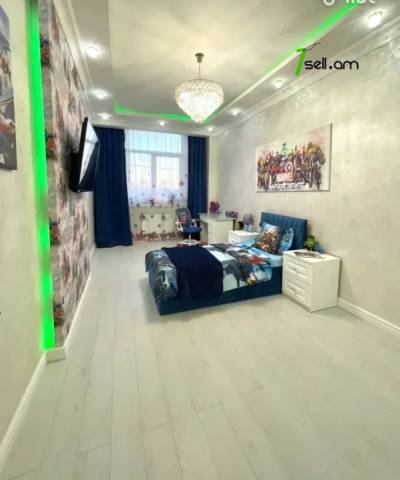 4 սենյականոց բնակարան նորակառույց շենքում Ռոստոմի փողոցում, 165 ք.մ., 3+ սանհանգույց