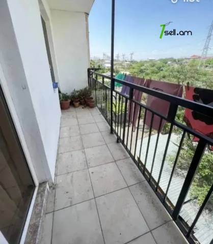 4 սենյականոց բնակարան Գուսան Շերամի փողոցում, 100 քմ, կապիտալ վերանորոգված, քարե շենք