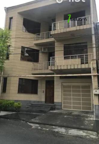 Երեք հարկանի քարե տուն Սունդուկյան փողոցում Արաբկիրում, 470 ք.մ., 3+ սանհանգույց