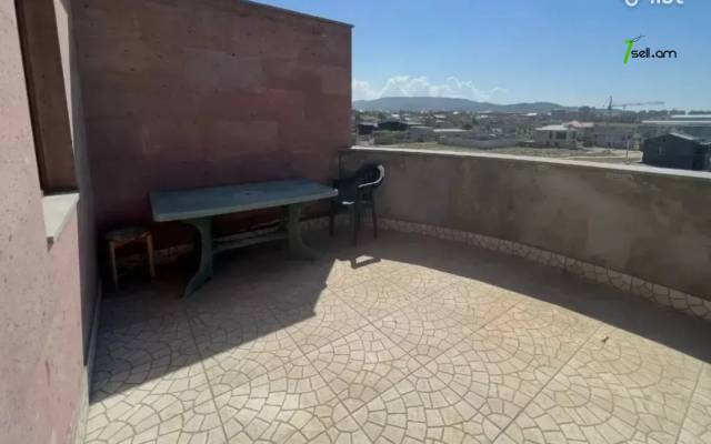 4 սենյականոց բնակարան նորակառույց շենքում Բագրևանդի փողոցում, 150 ք.մ., 3+ սանհանգույց