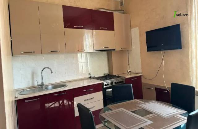 3 սենյականոց բնակարան Տերյան փողոցում, 90 քմ, 5/7 հարկ, դիզայներական ոճով վերանորոգված, քարե շենք