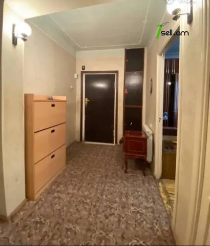 3 սենյականոց բնակարան Լեփսիուսի փողոցում, 78 ք.մ., 5/9 հարկ, մասնակի վերանորոգում