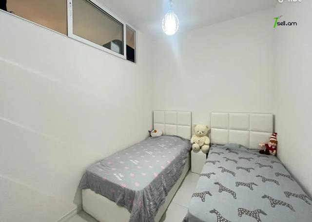 3 սենյականոց բնակարան նորակառույց շենքում Մարո Մարգարյան փողոցում, 59 ք.մ., բարձր առաստաղներ