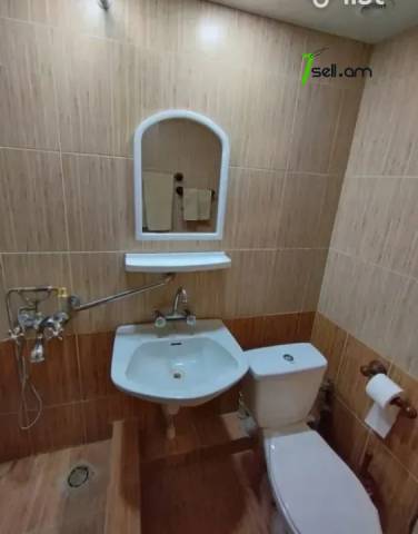 1 սենյականոց բնակարան Լվովյան փողոցում, 32 քմ, եվրովերանորոգված, քարե շենք