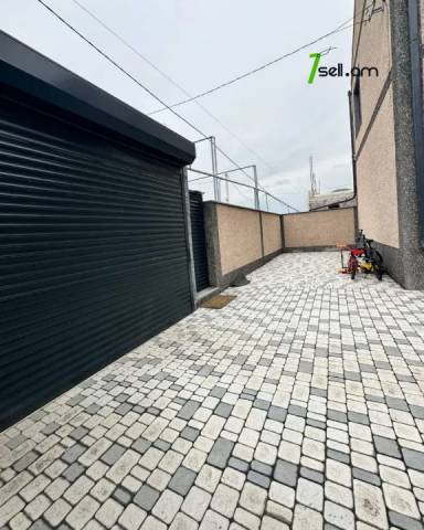 Երկու հարկանի քարե տուն 21-րդ փողոցում Զովունիում, 220 ք.մ., 2 սանհանգույց, կապիտալ վերանորոգված