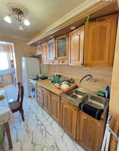 4 սենյականոց բնակարան, Ավան-Առինջ 2-րդ միկրոշրջան, 80 քմ, 3/9 հարկ, եվրովերանորոգված