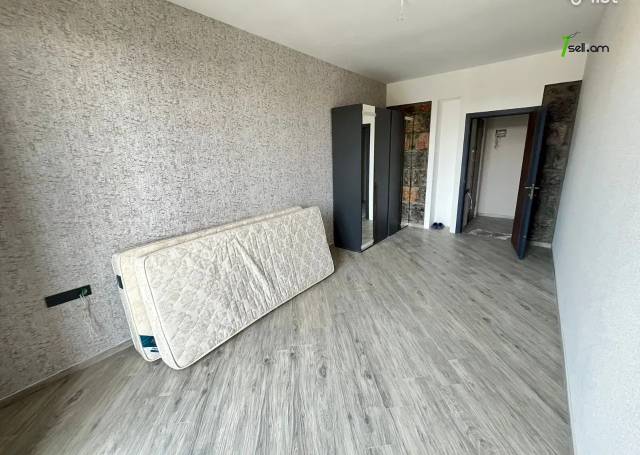 2 սենյականոց բնակարան Կոմիտասի պողոտայում, 43 քմ, նախավերջին հարկ, բարձր առաստաղներ