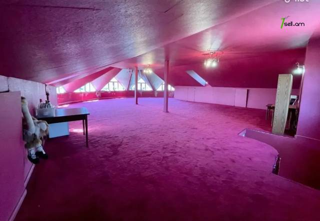 Չորս հարկանի քարե տուն Սիմեոն Երևանցու փողոցում կենտրոնում, 550 ք.մ., 3+ սանհանգույց