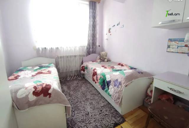 4 սենյականոց բնակարան, Ավան-Առինջ 1-ին միկրոշրջան, 82 քմ, նախավերջին հարկ, եվրովերանորոգված