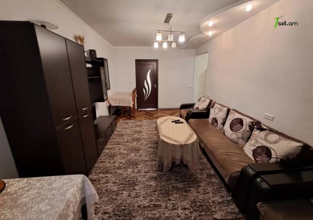 3 սենյականոց բնակարան, Tigran Mets Ave, 60 ք.մ., 3/5 հարկ, եվրովերանորոգված, քարե շենք