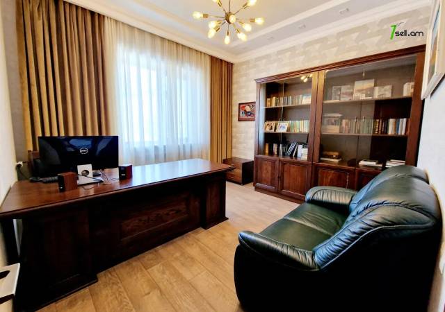 Չորս հարկանի տուն Առինջի 21-րդ փողոցում Առինջում, 950 ք.մ., 3+ սանհանգույց