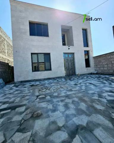 Երկու հարկանի տուն Մհեր Մկրտչյան փողոցում Ավանում, 580 ք.մ., 3+ սանհանգույց, կապիտալ վերանորոգված