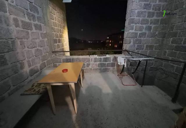 Երկու հարկանի քարե տուն Մոլդովական փողոցում Նոր Նորքում, 630 ք.մ., 2 սանհանգույց