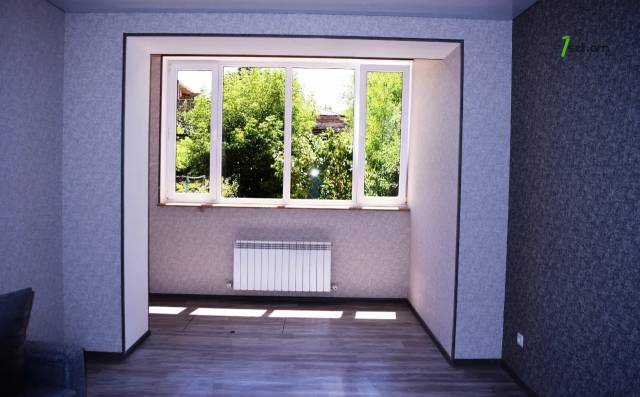 2 սենյականոց բնակարան Շիրակացու փողոցում, 70 քմ, 1/3 հարկ, կապիտալ վերանորոգված, քարե շենք