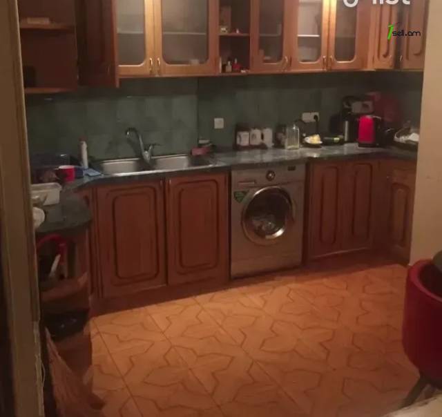 3 սենյականոց բնակարան, Ավան-Առինջ 1-ին միկրոշրջան, 82 ք.մ., 7/9 հարկ, մասնակի վերանորոգում