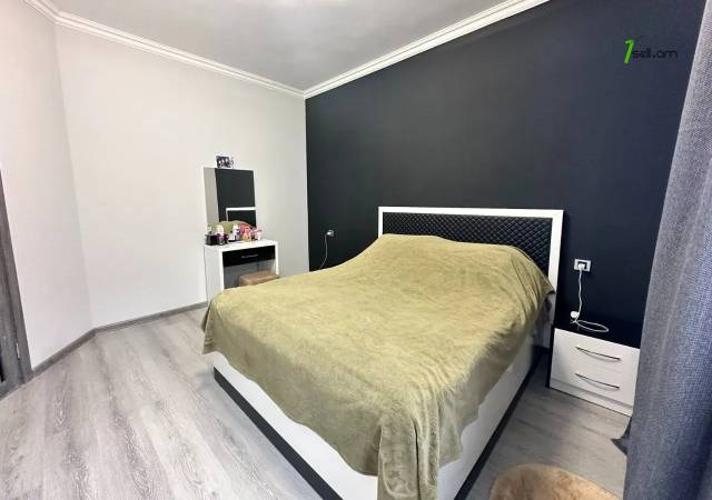 Երկու հարկանի քարե տուն 21-րդ փողոցում Զովունիում, 220 ք.մ., 2 սանհանգույց, կապիտալ վերանորոգված