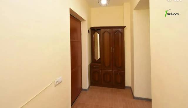 2 սենյականոց բնակարան Կոմիտասի պողոտայում, 50 քմ, 5/7 հարկ, եվրովերանորոգված, քարե շենք