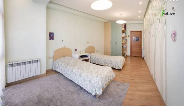 4 սենյականոց բնակարան նորակառույց շենքում Վերին Անտառային փողոցում, 122 ք.մ., 8/10 հարկ