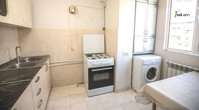 2 սենյականոց բնակարան, Մարգարյան 1-ին նրբանցք, 60 ք.մ., կապիտալ վերանորոգված, քարե շենք