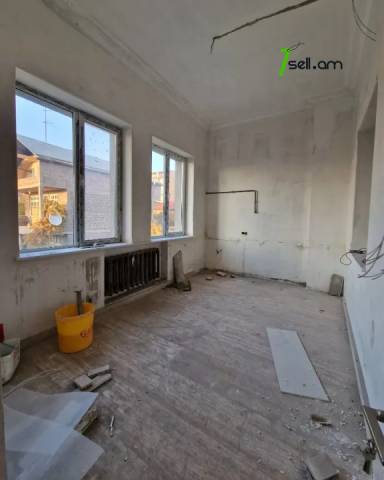 Բազմաֆունկցիոնալ գույք Պրահայի փողոցում կենտրոնում, 960 ք.մ.