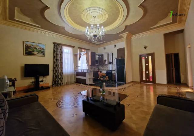 Երկու հարկանի քարե ամառանոց 12-րդ փողոցում Պտղնիում, 600 ք.մ., 3+ սանհանգույց, եվրովերանորոգված