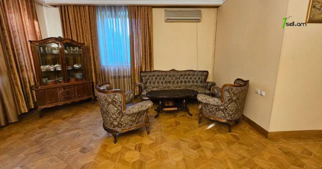 Երկու հարկանի քարե տուն Թավրիզյան փողոցում Արաբկիրում, 480 քմ, 2 սանհանգույց, կոսմետիկ վերանորոգում