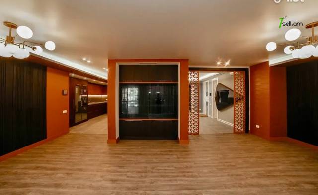 4 սենյականոց բնակարան Նալբանդյան փողոցում, 144 քմ, 2 սանհանգույց, բարձր առաստաղներ