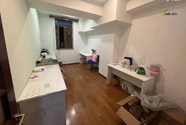 4 սենյականոց բնակարան նորակառույց շենքում Աբովյան փողոցում, 85 ք.մ., նախավերջին հարկ