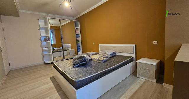 2 սենյականոց բնակարան Միքայել Չայլախյան փողոցում, 90 ք.մ., 10/16 հարկ, կապիտալ վերանորոգված