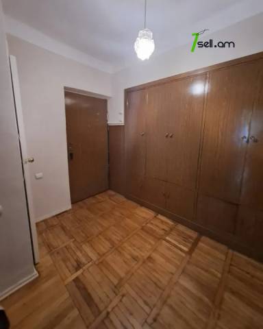 3 սենյականոց բնակարան Սարյան փողոցում, 77 ք.մ., մի քանի պատշգամբ, 2/5 հարկ, կոսմետիկ վերանորոգում