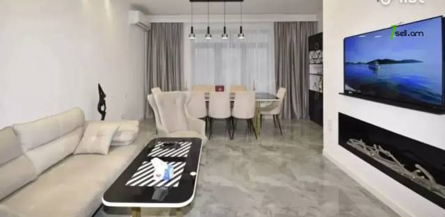 Երեք հարկանի տուն, Դուրյան թաղամաս Ավանում, 260 քմ, 3+ սանհանգույց, դիզայներական ոճով վերանորոգված