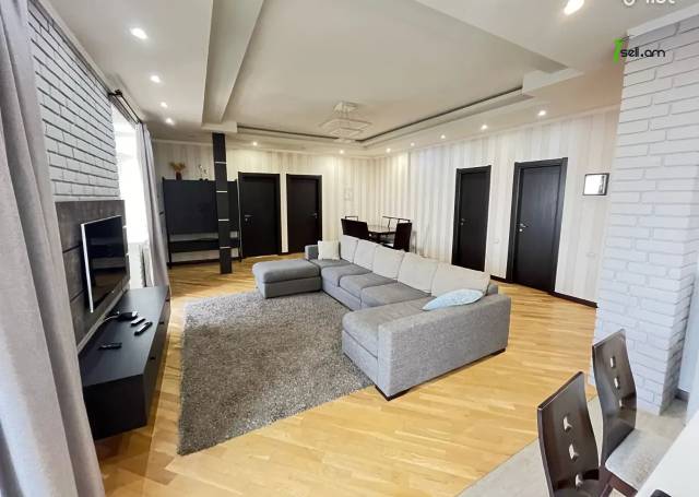 3 սենյականոց բնակարան նորակառույց շենքում Հրաչյա Ներսիսյան փողոցում, 115 քմ, բարձր առաստաղներ